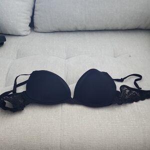 Elegant Black Lace Maidenform Bra Size 34D